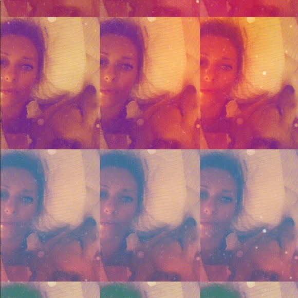 Meet your Posher, Alix - Picture 3 of 3